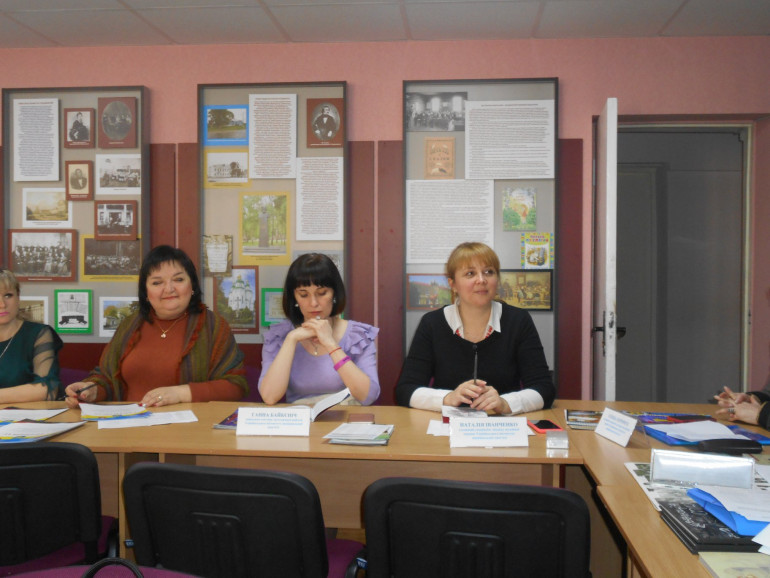 Учасники триденного семінару в Чернігові високо оцінили досвід Інституту із креативної популяризації історії України у ХХ столітті