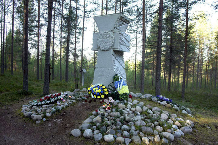 До роковин розстрілів української інтелігенції в урочищі Сандармох
