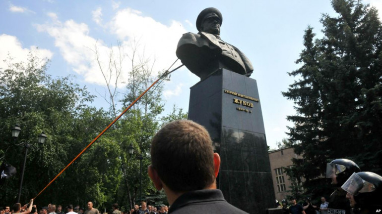 Генпрокуратура відреагувала на встановлення погруддя Жукову у Харкові