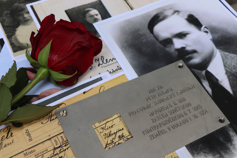 У Празі відкрили пам'ятну дошку українцю Петру Зленку